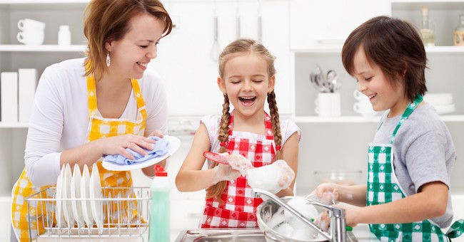 Meno allergie se i piatti vengono lavati a mano